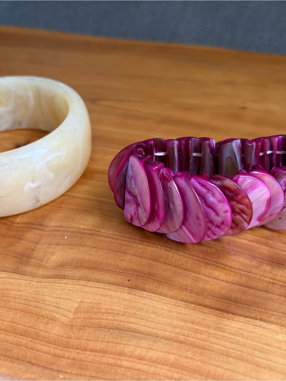 Fuchsia Shell Disk Stretch Bracelet and Ivory Colored Solid Bracelet